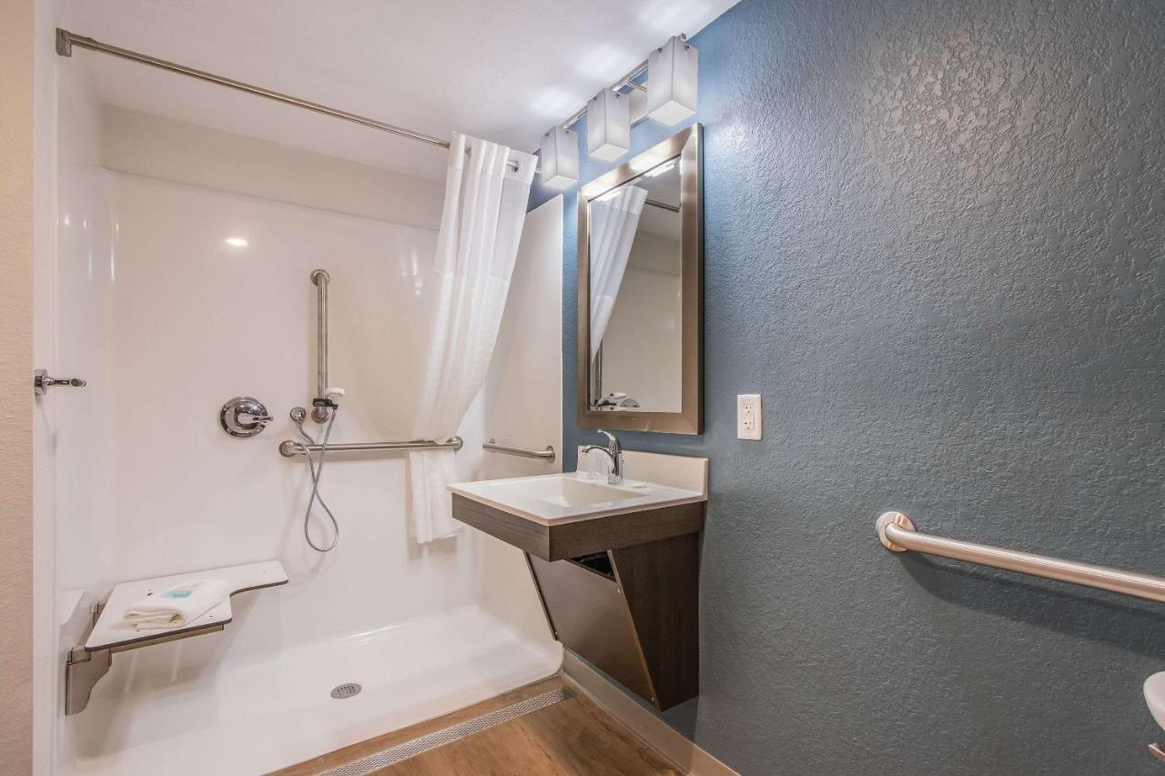 Hotel Woodspring Miami Airport 3*